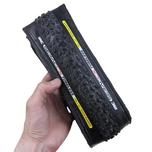 *IRC* serac cx tire (black)