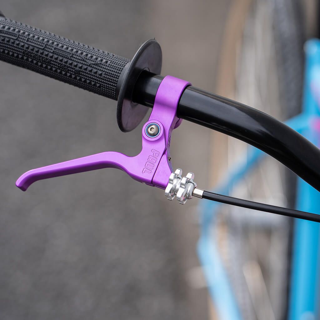 Is blue lug using long/linear pull brakes with short/canti brakes