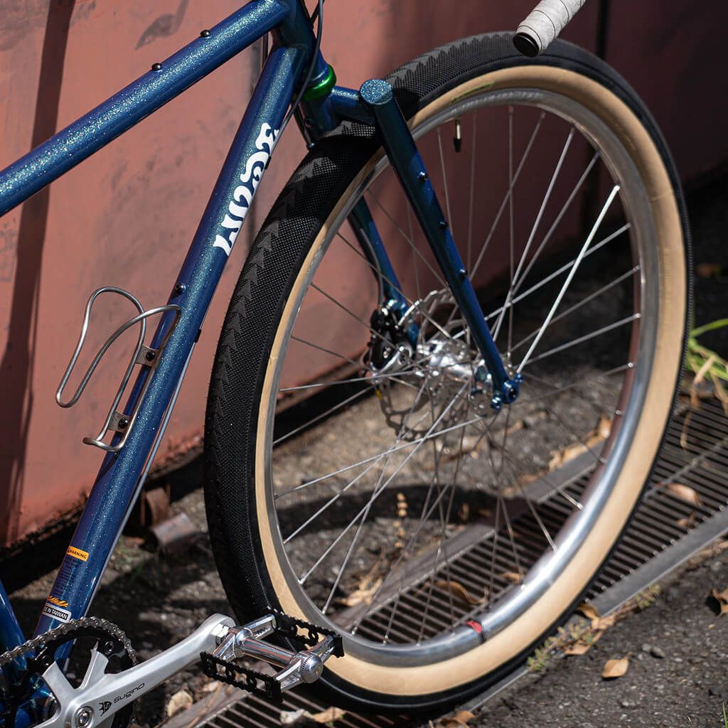 ULTRADYNAMICO* cava JFF tire (black/tan) - BLUE LUG GLOBAL