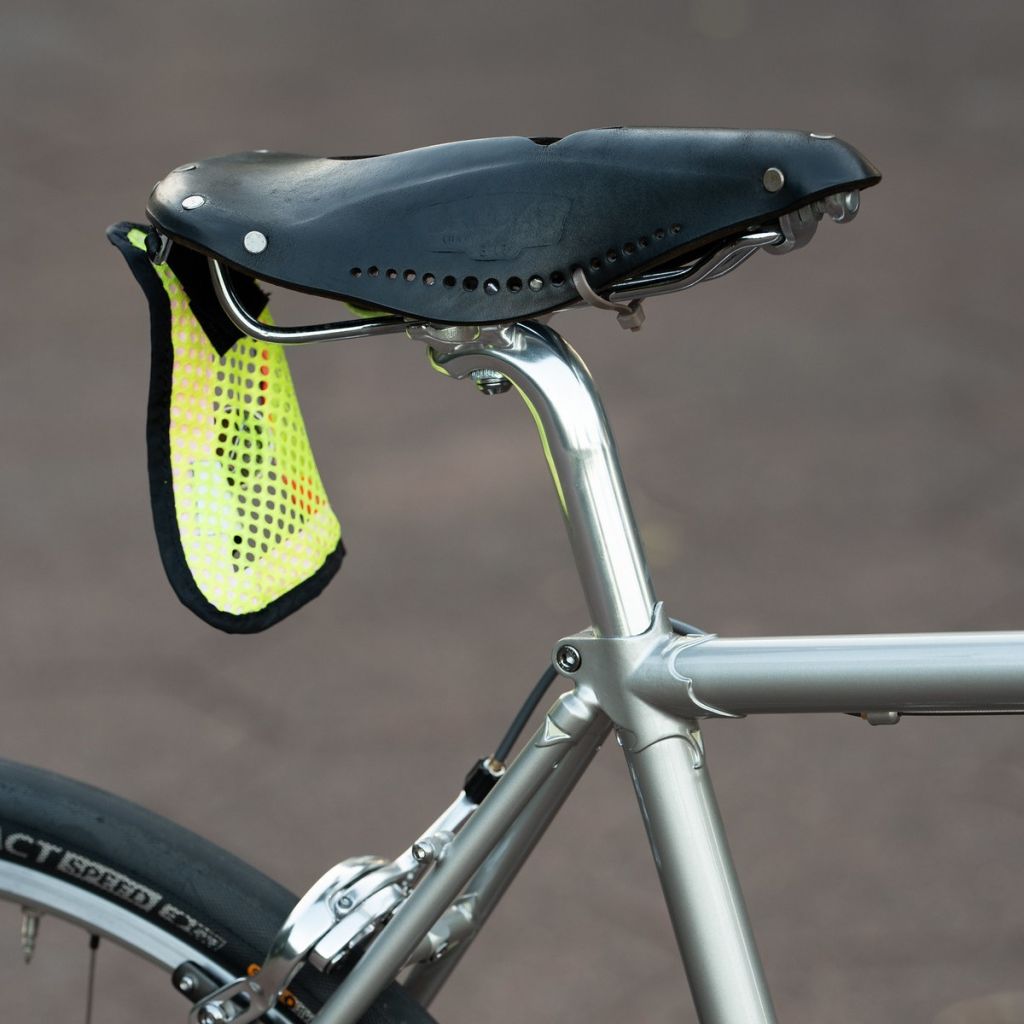 BROOKS* b17 carved (black) - BLUE LUG GLOBAL ONLINE STORE