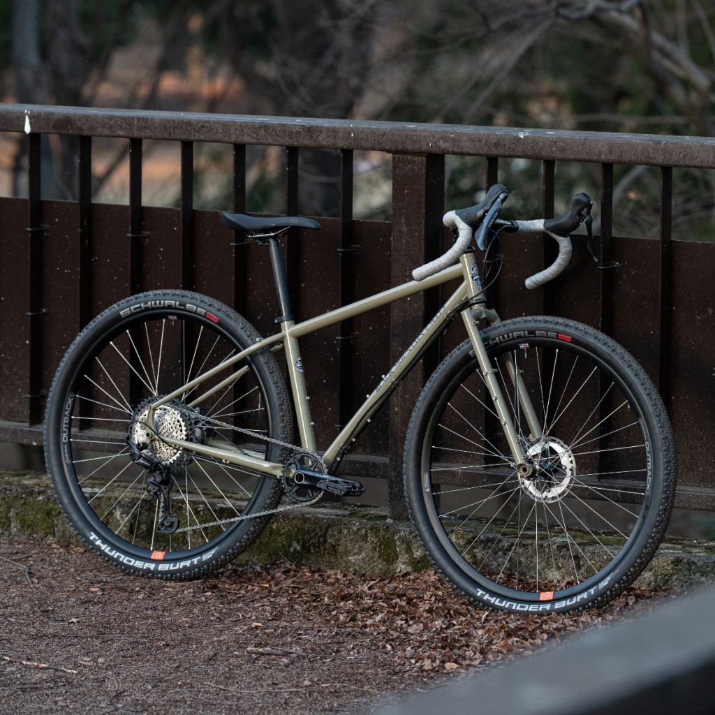 BLACK MOUNTAIN CYCLES la cabra V2 frame set yellow gray