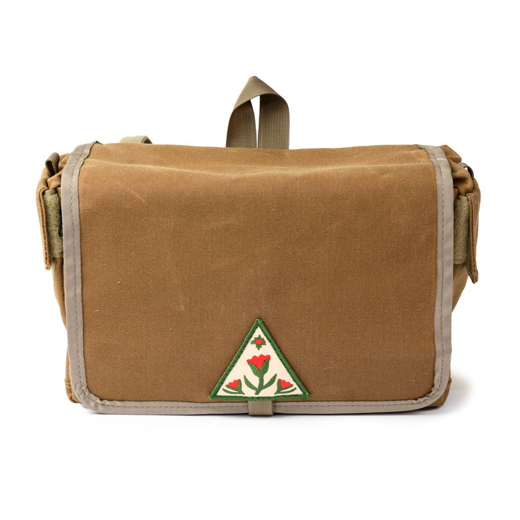 *ULTRAROMANCE* fabio's fanny (wax cordura/tan/green patch)