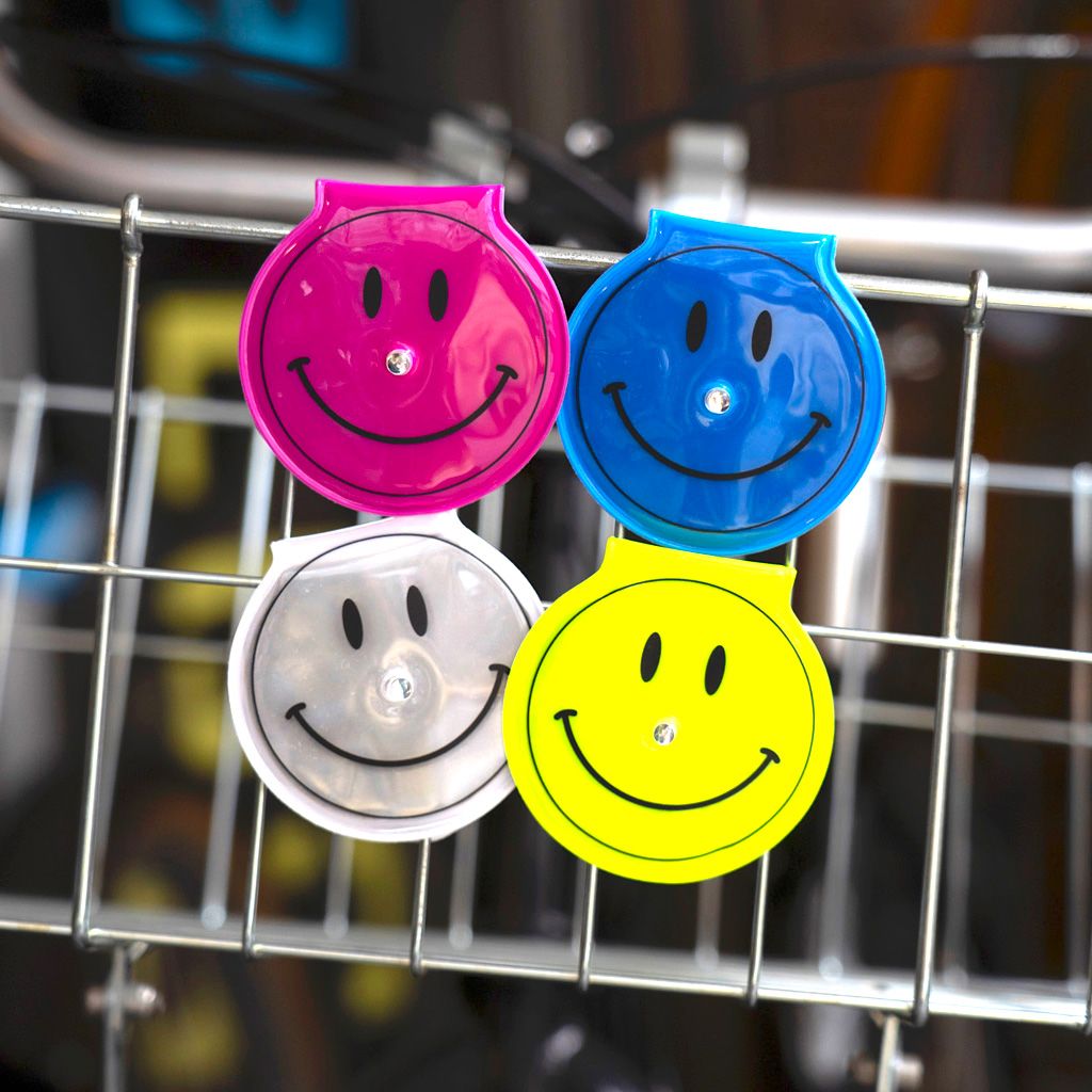 BLUE LUG* smile reflector clip - BLUE LUG GLOBAL ONLINE STORE