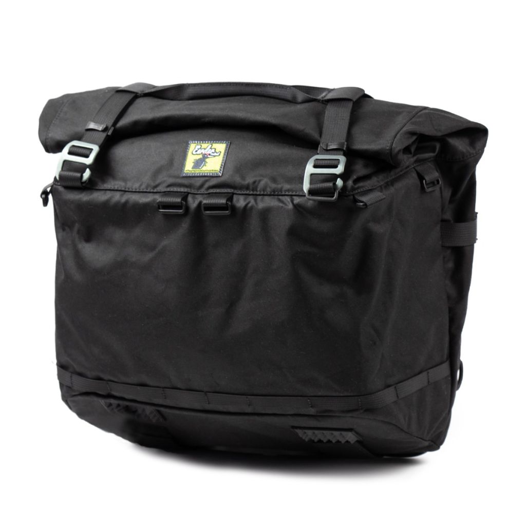 *EERDER METAAL* xplorer front bag (black)