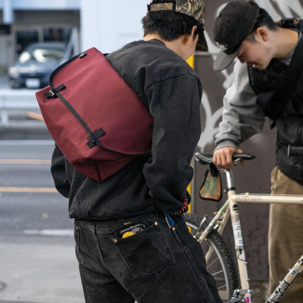 販売特売BLUE LUG ブルーラグ　messenger bag ショルダーパット付き バッグ