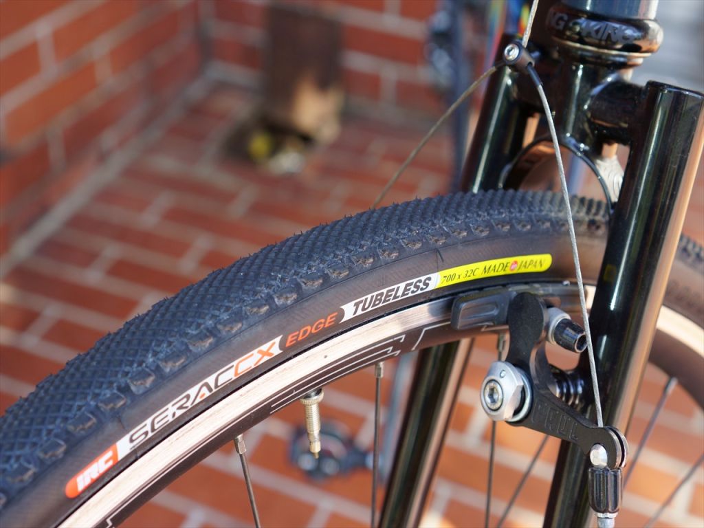 *IRC* serac cx edge tire (black)