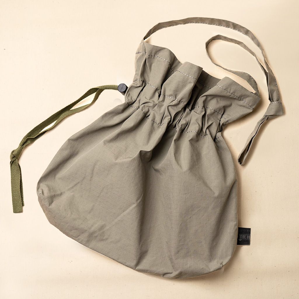 BLUE LUG horse feed bag gray BLUE LUG GLOBAL ONLINE STORE