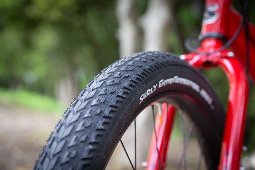 Surly ExtraTerrestrial Tire - 26 x 46c, Tubeless, Black/Slate