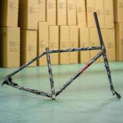 *CRUST BIKES* cook paint evasion frame (gray camo/s)