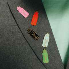 *TEAM DREAM* cub house cool bottle lapel pins