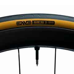 *ENVE* ses tubeless 700c tire (black/tan)
