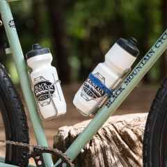 *BLACK MOUNTAIN CYCLES*  water bottle (white/black)