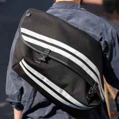 *BLUE LUG* the messenger bag (custom/black/white reflector)