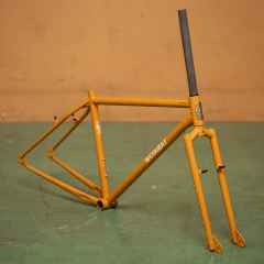 *CRUST BIKES* cook paint wombat frame (S)