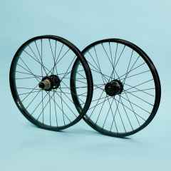 *CRUST BIKES* dynamo&disc brake 20" wheelset (black)