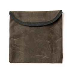 *Eerder Metaal* pouch (wax olive)
