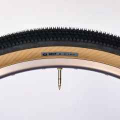 *ULTRADYNAMICO* brut JFF tire (black/tan)