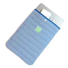 *BLUE LUG* padding pc sleeve (blue check)