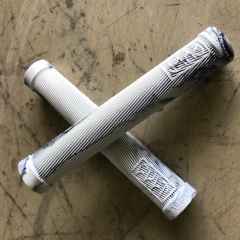 *CULT* begin grip (white swirl)