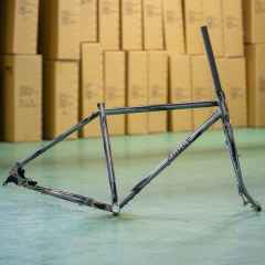 *CRUST BIKES* cook paint evasion frame (scratch chrome/s)