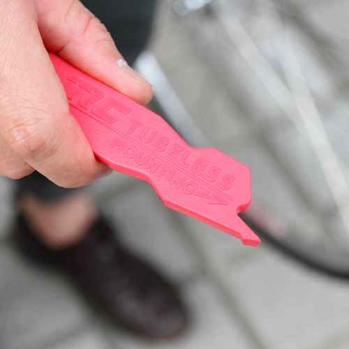 IRC Tubeless Tire Lever Set For Road & Mountain Bikes - 2 Pack (Red) - View #6