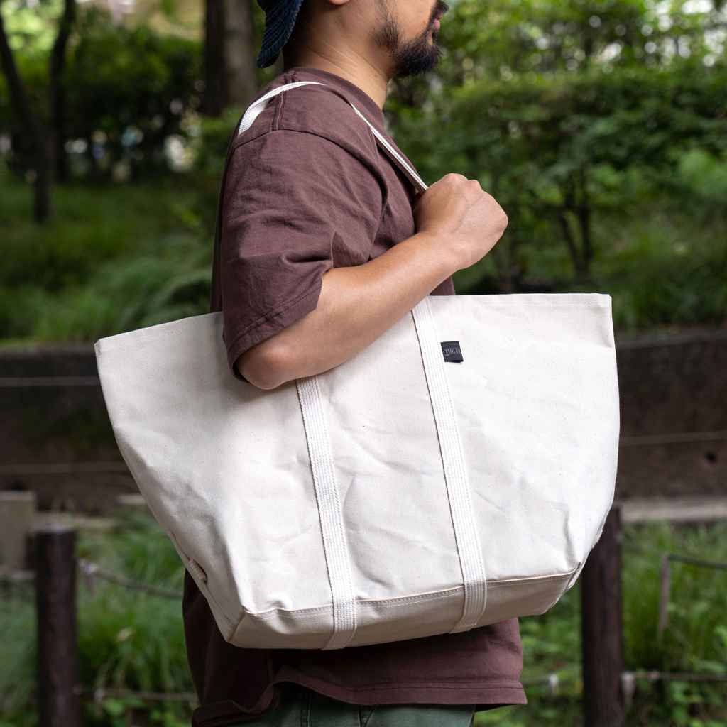 BLUE LUG* max tote (film black) - BLUE LUG GLOBAL ONLINE STORE