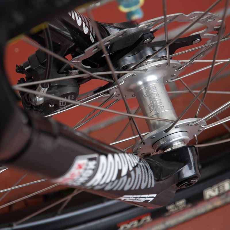 PAUL THRU AXLE DISC HUB & DISC WORD THRU AXLE HUB SET (BLACK