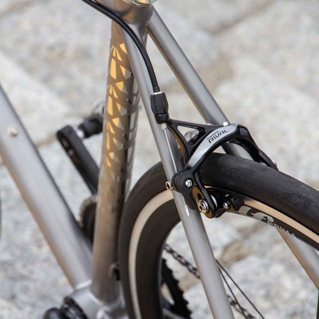 SRAM Rival キャリパーブレーキ 285g SRAM Rival キャリパーブレーキ 285g SRAM RIVAL® 22 SHIFTERS
