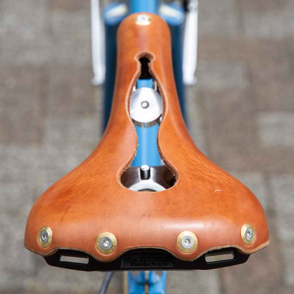 BERTHOUD* aspin open leather saddle (brown) - BLUE LUG