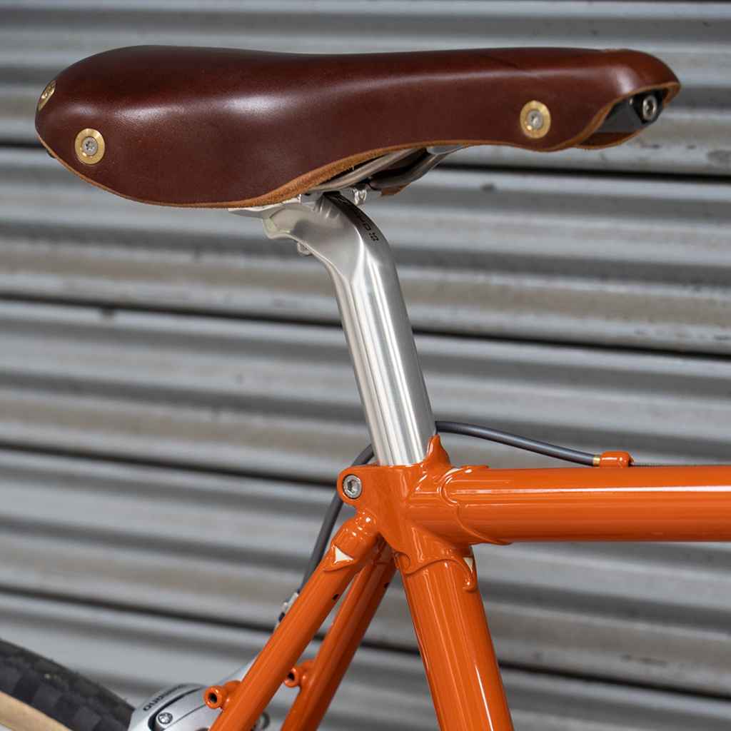 BERTHOUD* aspin leather saddle (brown) - BLUE LUG GLOBAL ONLINE STORE