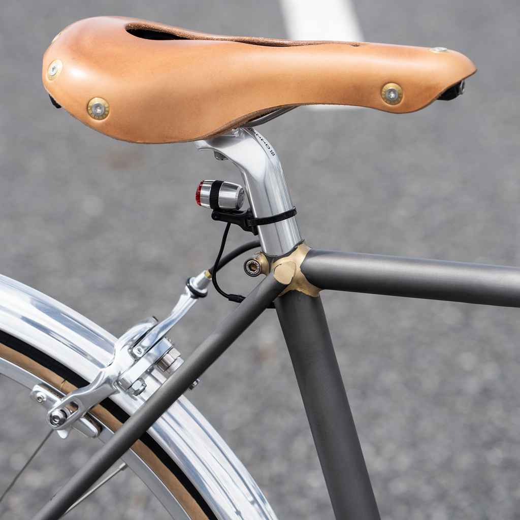 BERTHOUD* aravis open leather saddle (natural) - BLUE LUG GLOBAL