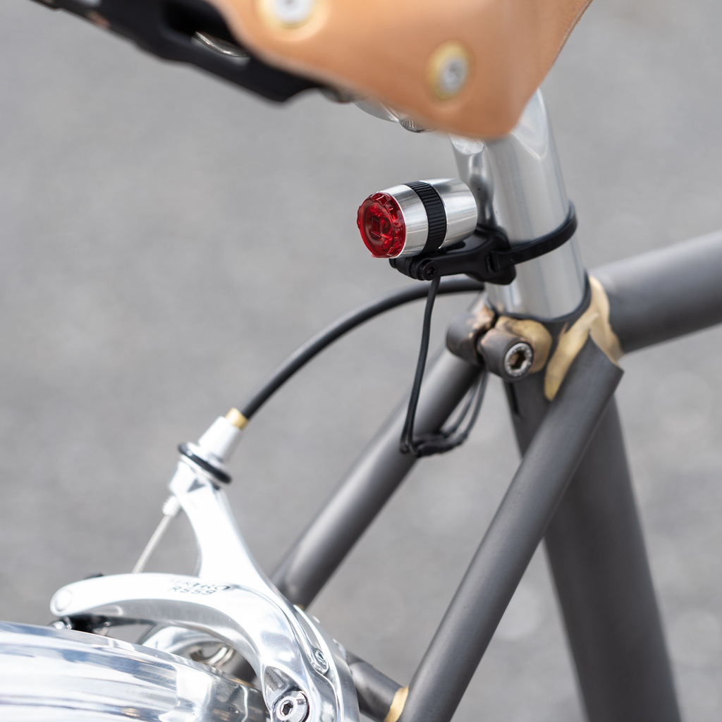 BUSCH+MULLER small smaller-μ rear light BUSCH+MULLER* small smaller-μ rear light (silver) - BLUE LUG