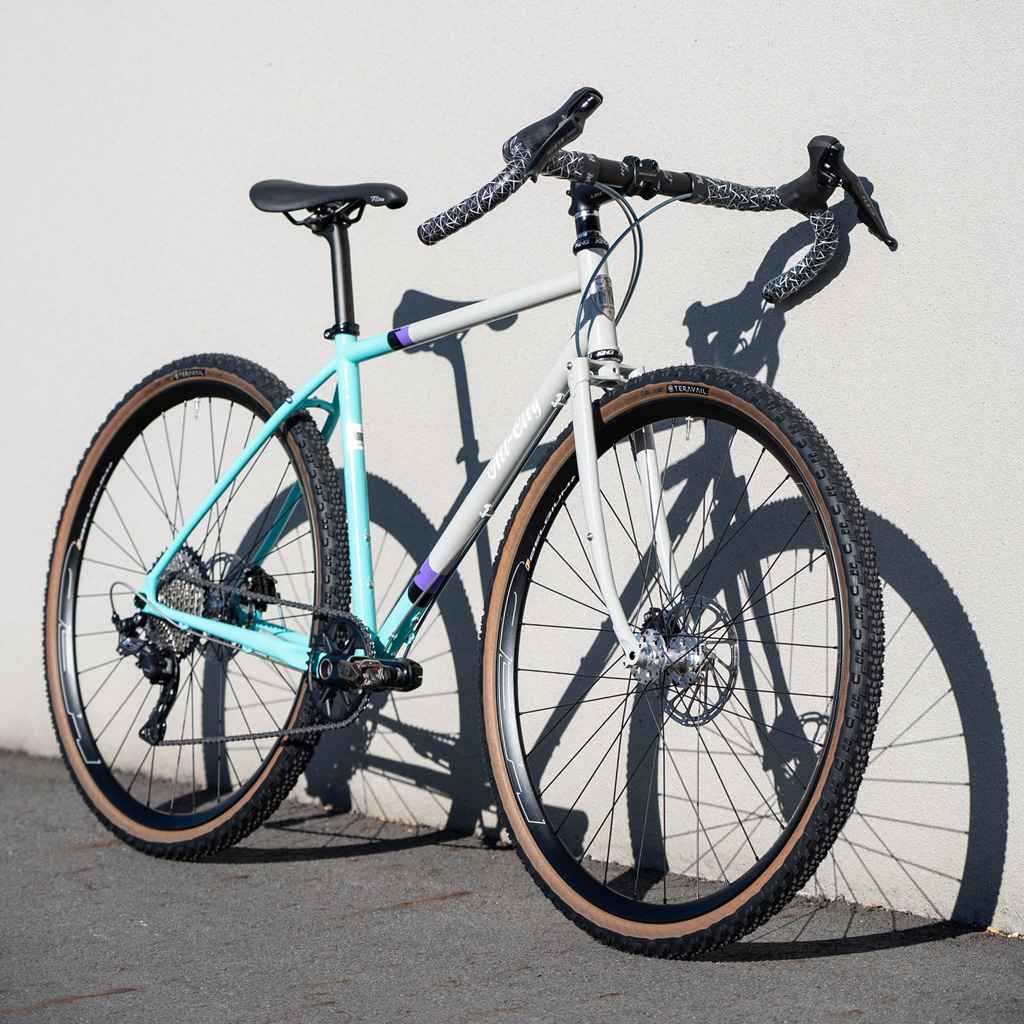 テラベイル　TERAVAIL rutland 700c x 47 Teravail Rutland 700c X 47mm Tires: Checkpoint - Riding Gravel