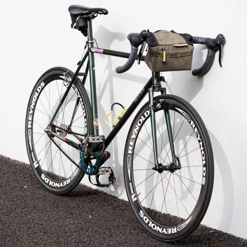 OUTER SHELL ハンドルバーバッグ BLUE LUG SURLY OUTER SHELL ADVENTURE* drawcord handlebar bag (brown) - BLUE LUG