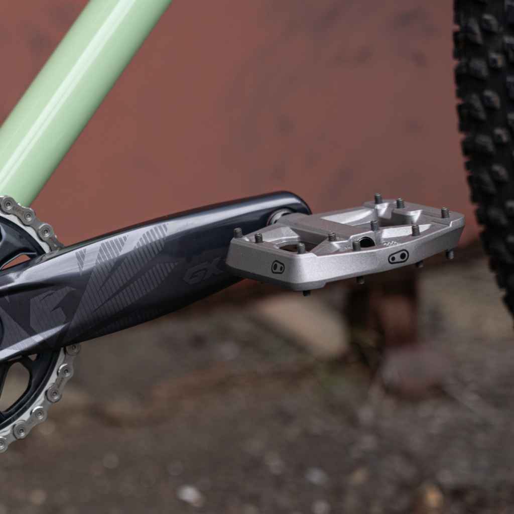 CRANK BROTHERS stamp2 ペダル ブルーラグ サーリー MKS CRANK BROTHERS* stamp2 pedal (small/raw) - BLUE LUG GLOBAL ONLINE