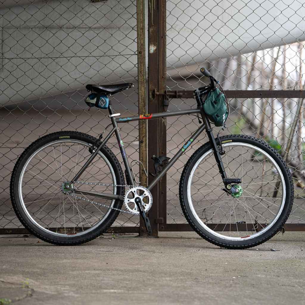 MIDDLEBURN RS7 square taper crank ブルーラグ MIDDLEBURN* RS7 MTB square taper crank (black) - BLUE LUG