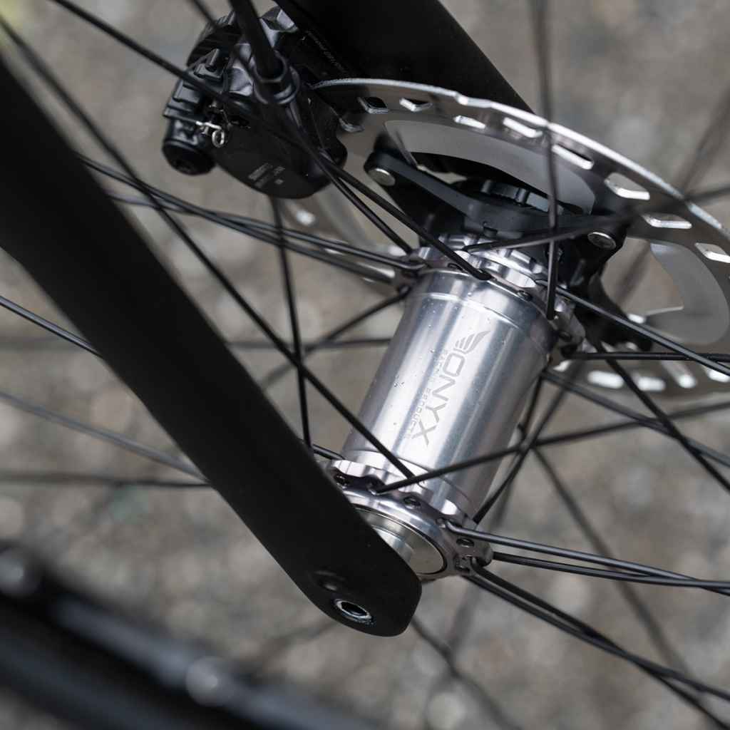 ONYX RACING PRODUCTS DISC HUB ブルーラグ ONYX RACING PRODUCTS* vesper disc CL hub front (black