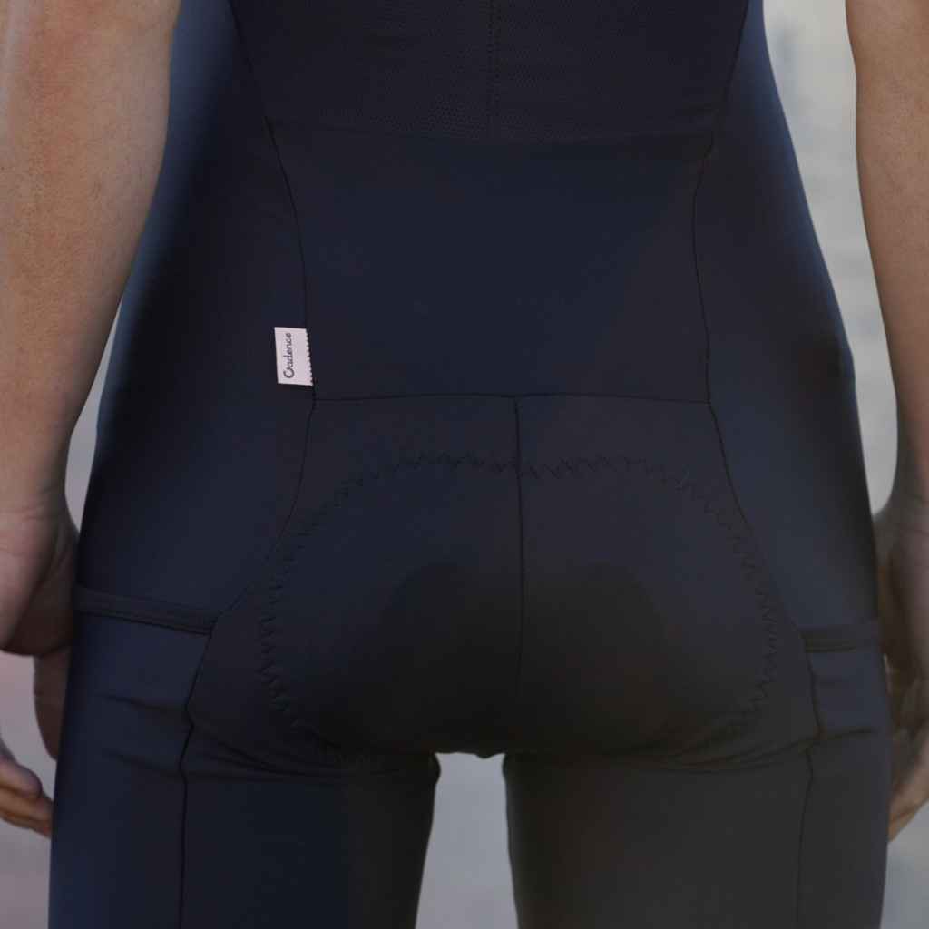 CADENCE* adventure bib (black) - BLUE LUG GLOBAL ONLINE STORE