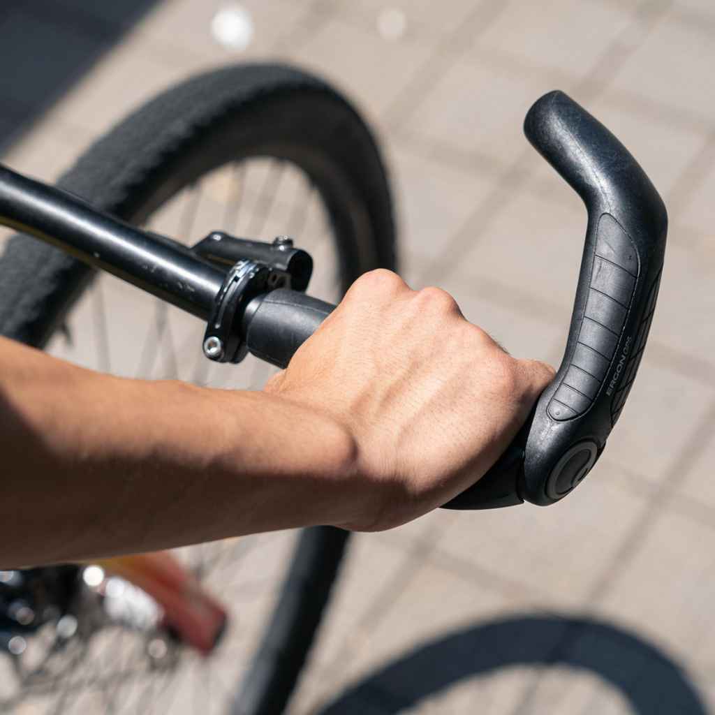 ERGON(エルゴン) グリップ GP5 L ブラック/グレー メーカー純正品】【正規代理店品】ERGON(エルゴン) グリップ GP5