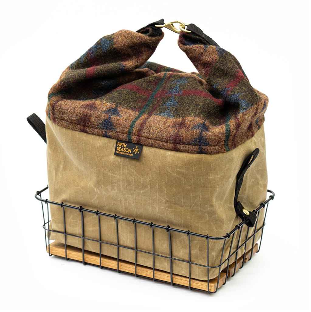 FIFTH SEASON* バッグ　ブルーラグ FIFTH SEASON* blizzard sack (wool top/wax tan bottom) - BLUE