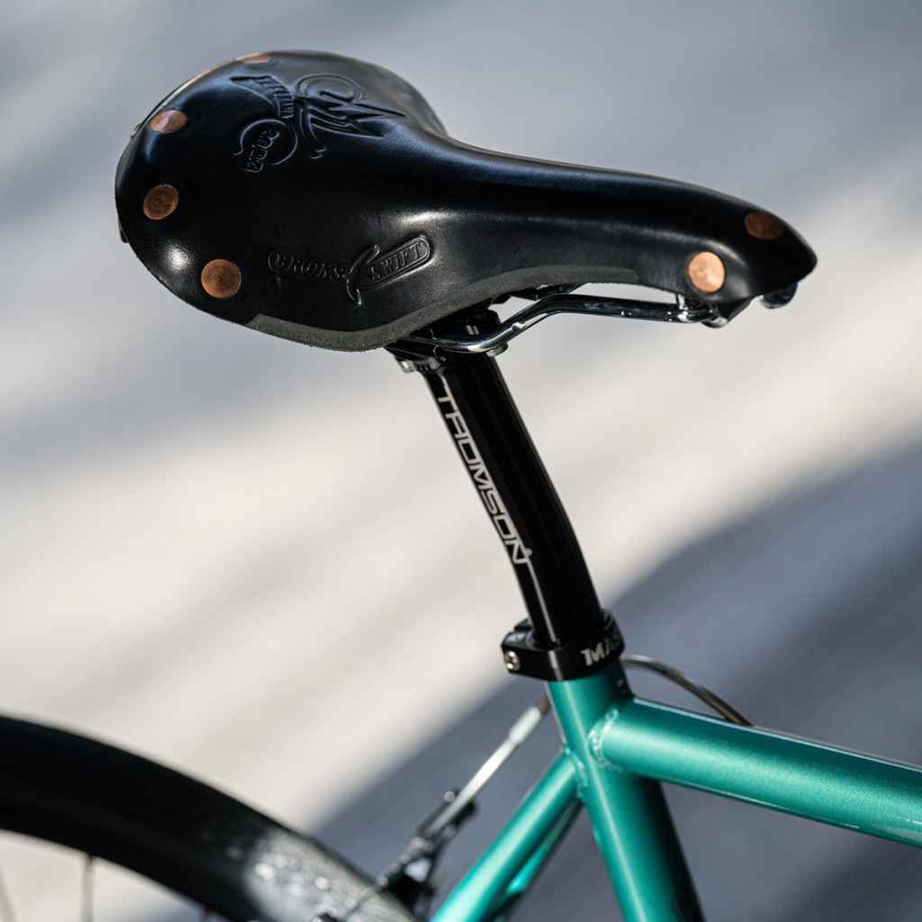 BROOKS* swift CMWC YOKOHAMA limited (black) - BLUE LUG