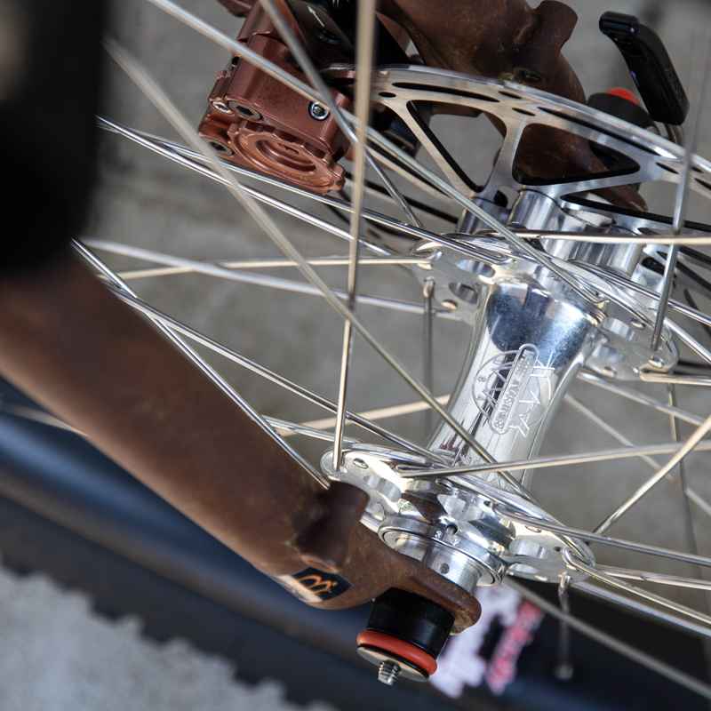 WHITE INDUSTRIES* XMR disc hub front (silver) - BLUE LUG