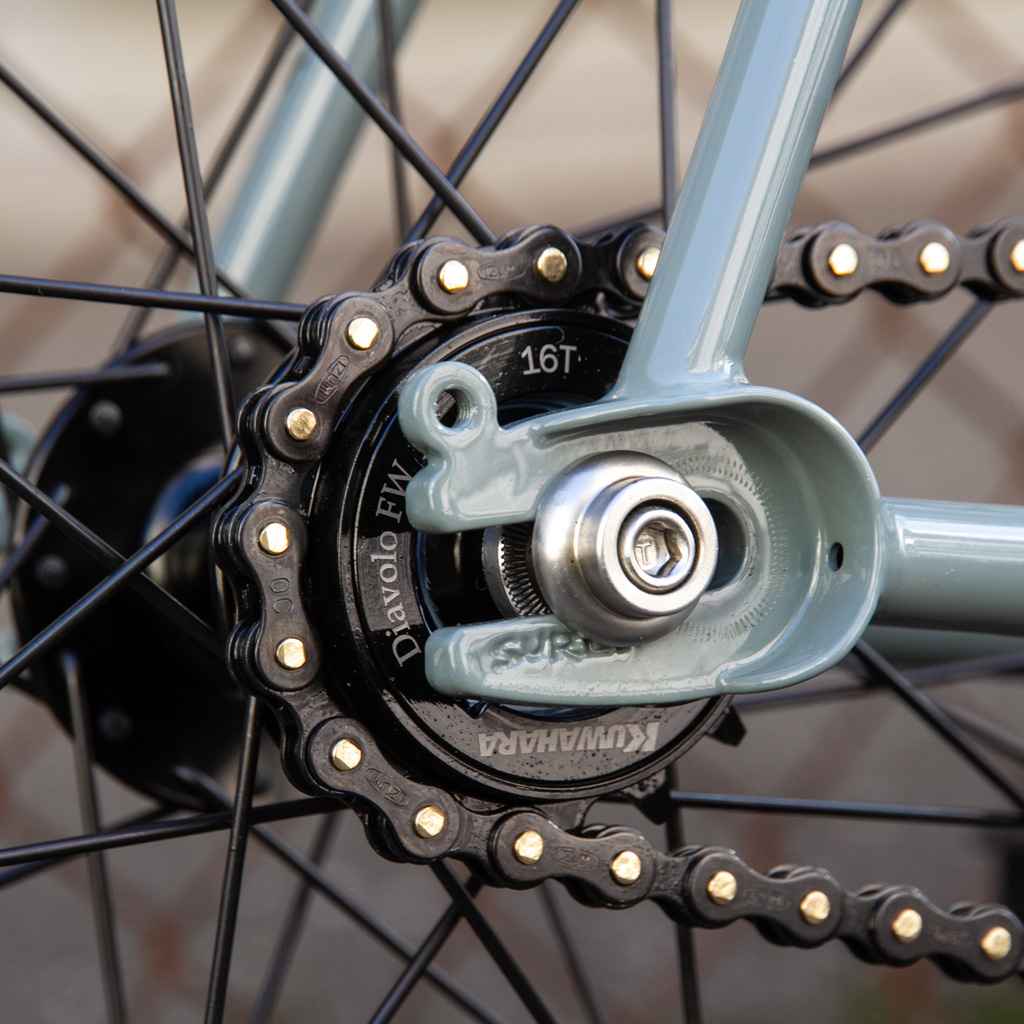 KUWAHARA* diavolo free wheel (red) - BLUE LUG GLOBAL ONLINE