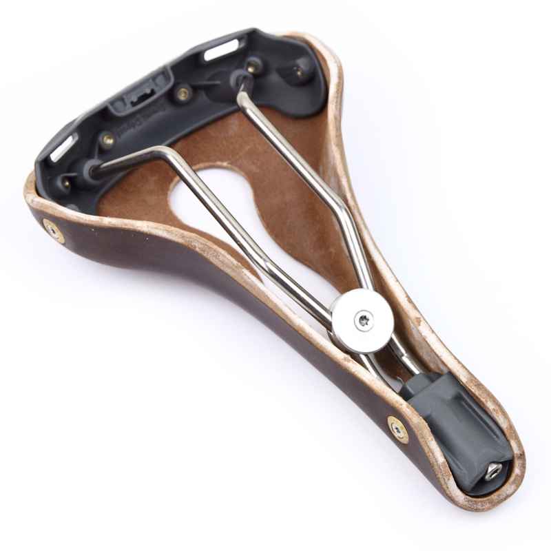 BERTHOUD* aspin open leather saddle (brown) - BLUE LUG GLOBAL