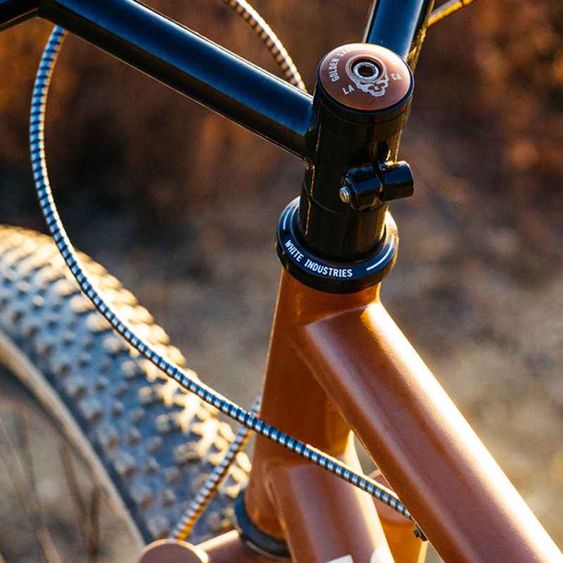 WHITE INDUSTRIES 1-1/8 ヘッドセット ブルーラグ WHITE INDUSTRIES* ec34/ec34 headset (stealth black) - BLUE