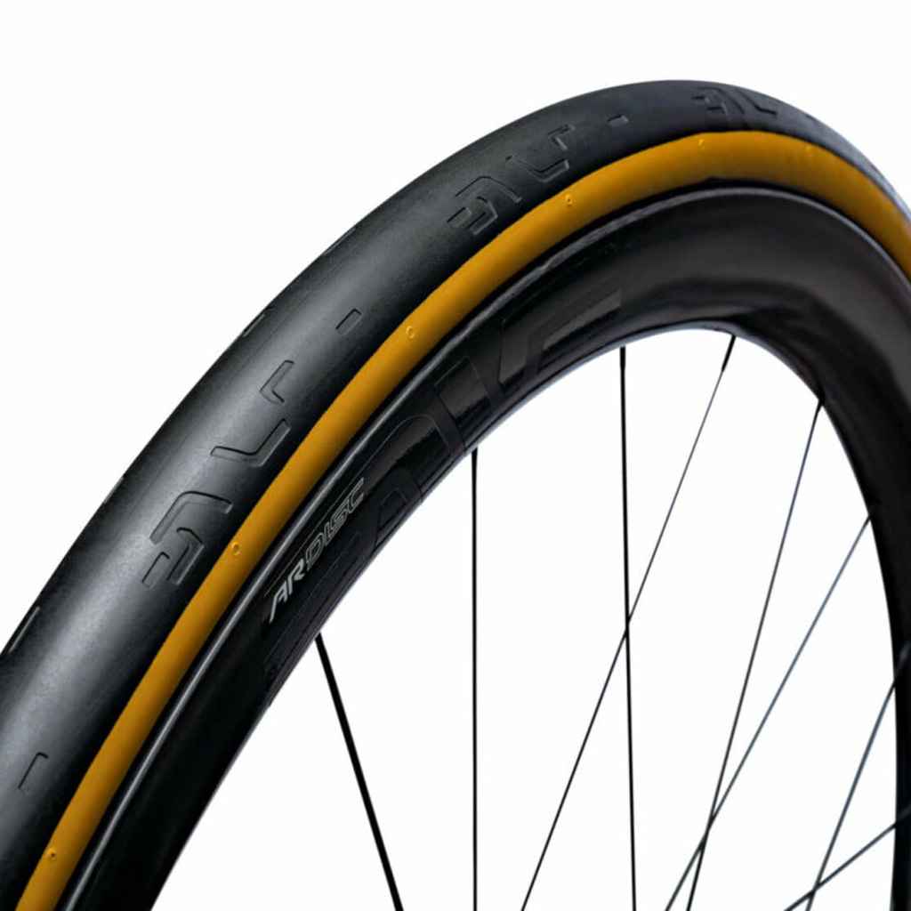 ENVE SES 700c35mmチューブレスタイヤ 2本セット ブラック/タン ENVE* ses tubeless 700c tire (black/tan) - BLUE LUG GLOBAL ONLINE