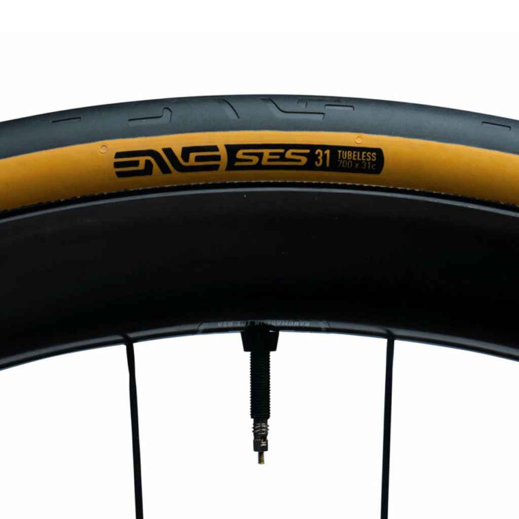 ENVE/SESチューブレス　700×25C ENVE* ses tubeless 700c tire (black/tan) - BLUE LUG GLOBAL ONLINE