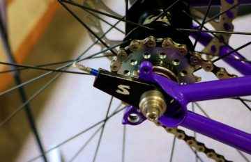 自転車本体 surly tuggnut chain tensioner Surly Snuggnut Thru-Axle Chain Tensioner | Tree Fort Bikes