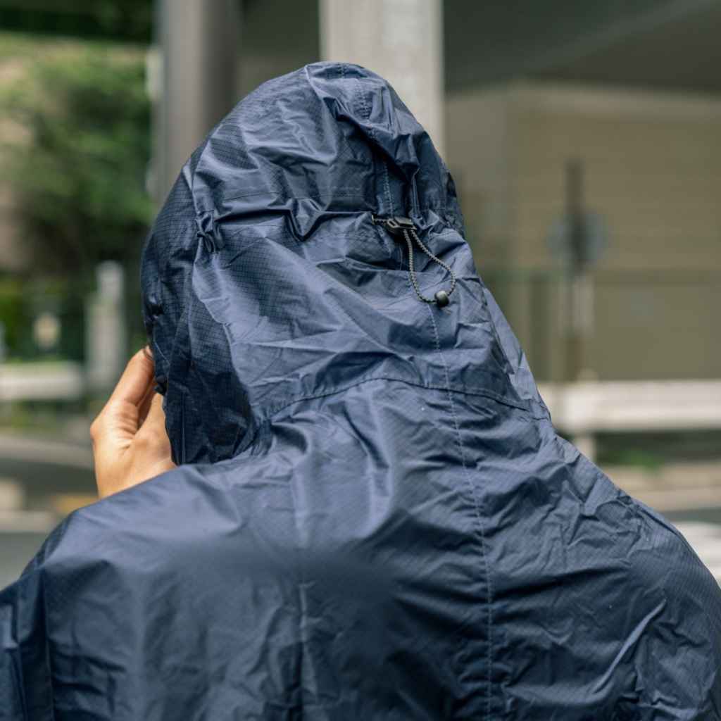 FAIRWEATHER* packable rain poncho (navy) - BLUE LUG GLOBAL ONLINE