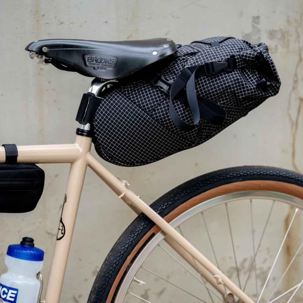FAIRWEATHER* seat bag (grid rip/black) - BLUE LUG GLOBAL ONLINE STORE